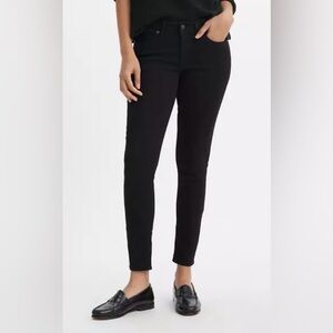 Levi's 711 Skinny Jeans in Supersoft Stretch - Black Size 28